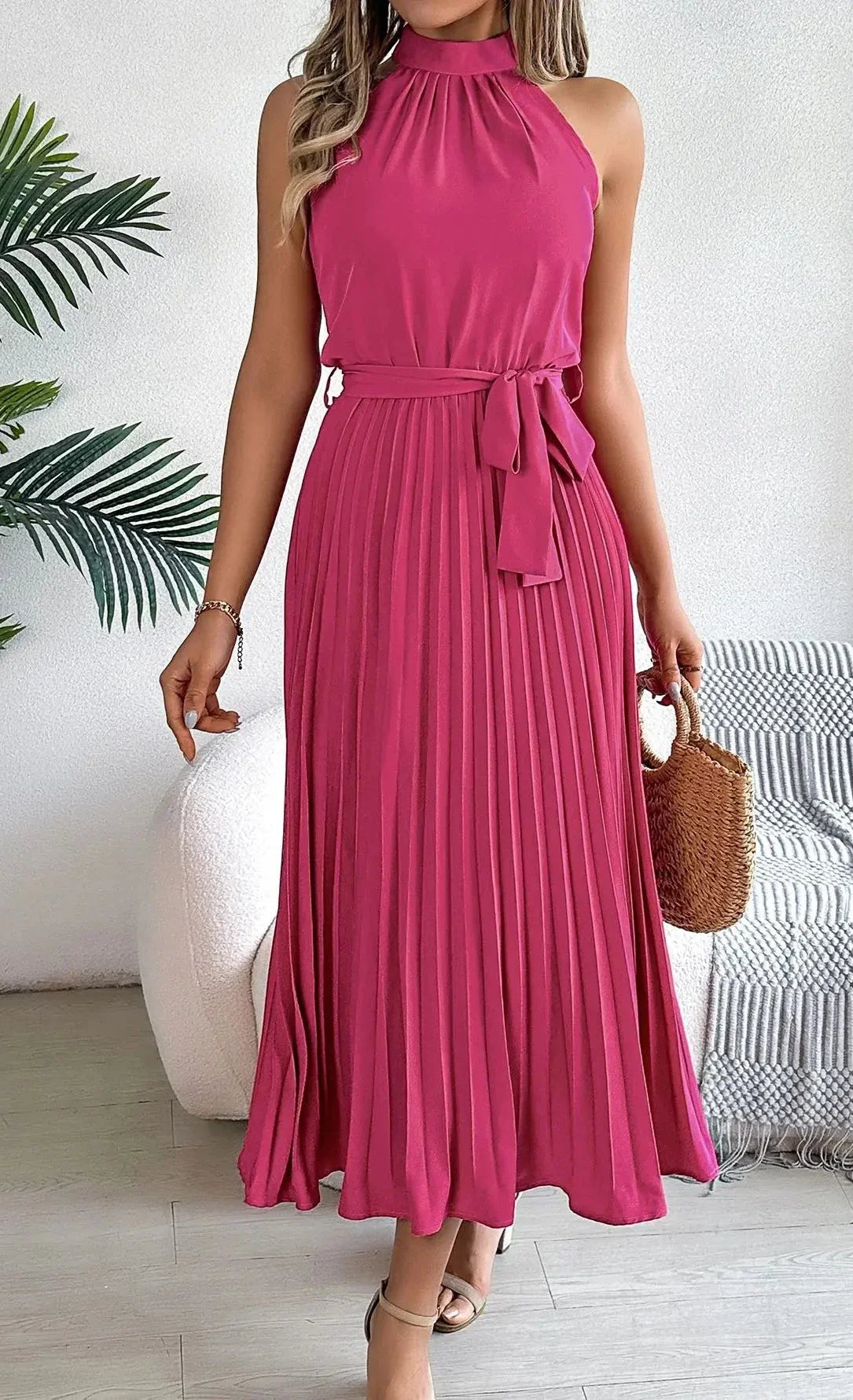 Vestido midi con pliegues y cuello alto AR720